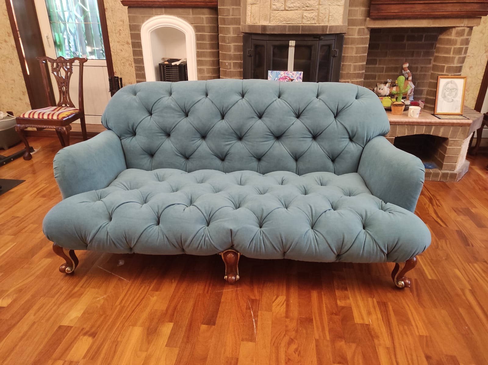 Обивка дивана. Камешково